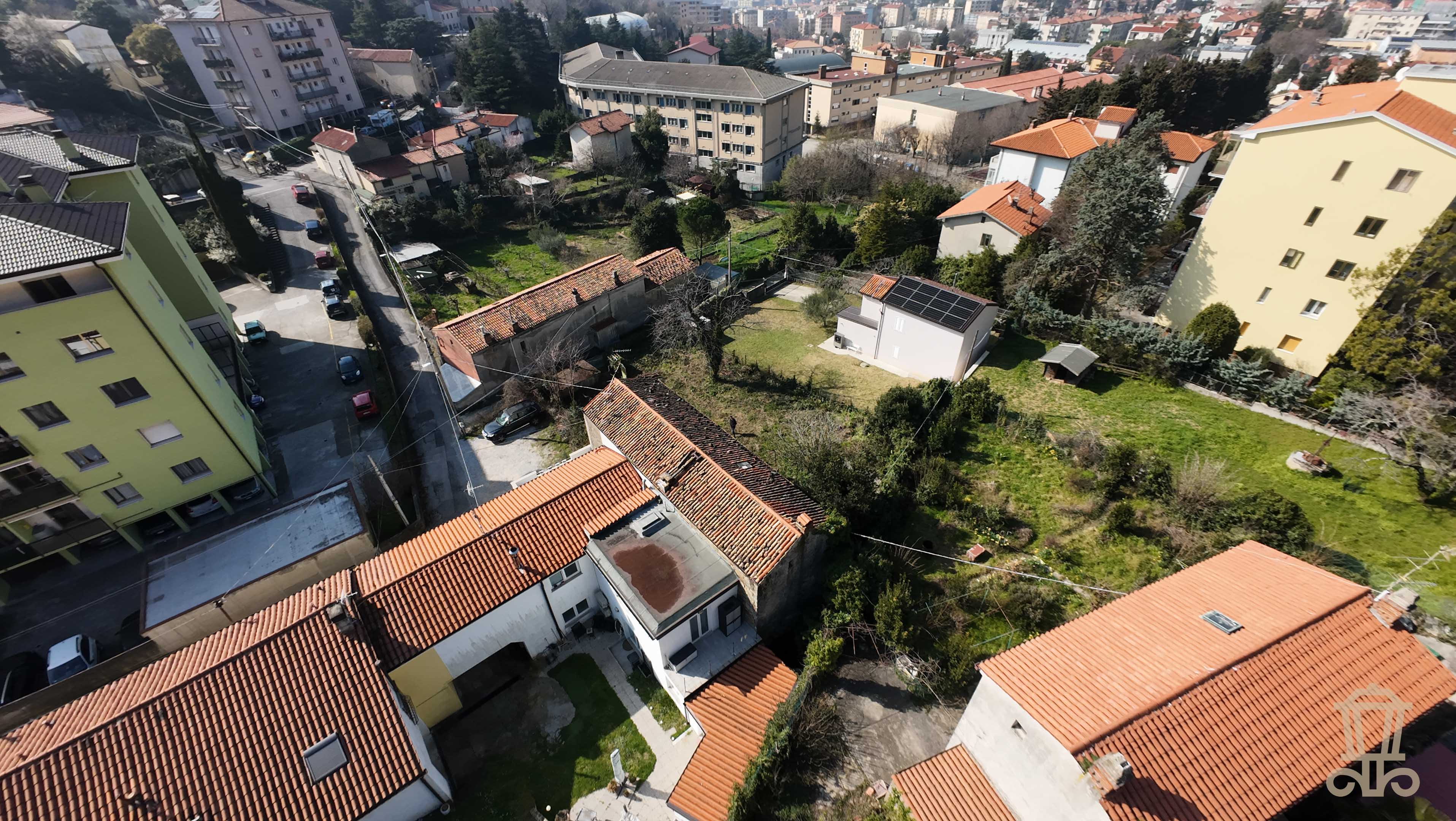 Immagine 4 | San Giovanni: da ristruttuare completamente con giardino privato - La Rue Immobiliare