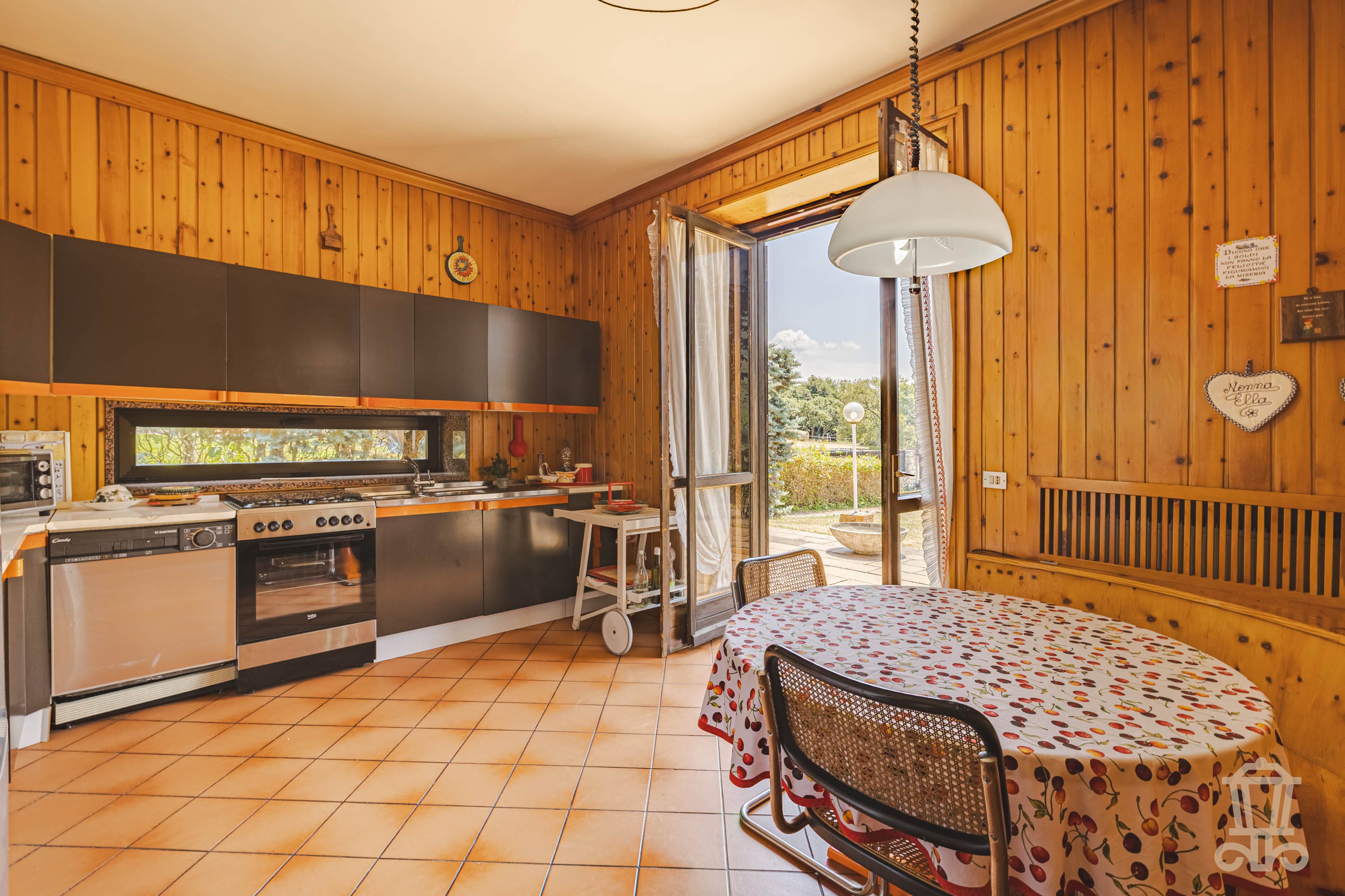 Immagine 5 | Elegante villa indipendente immersa nel verde - La Rue Immobiliare
