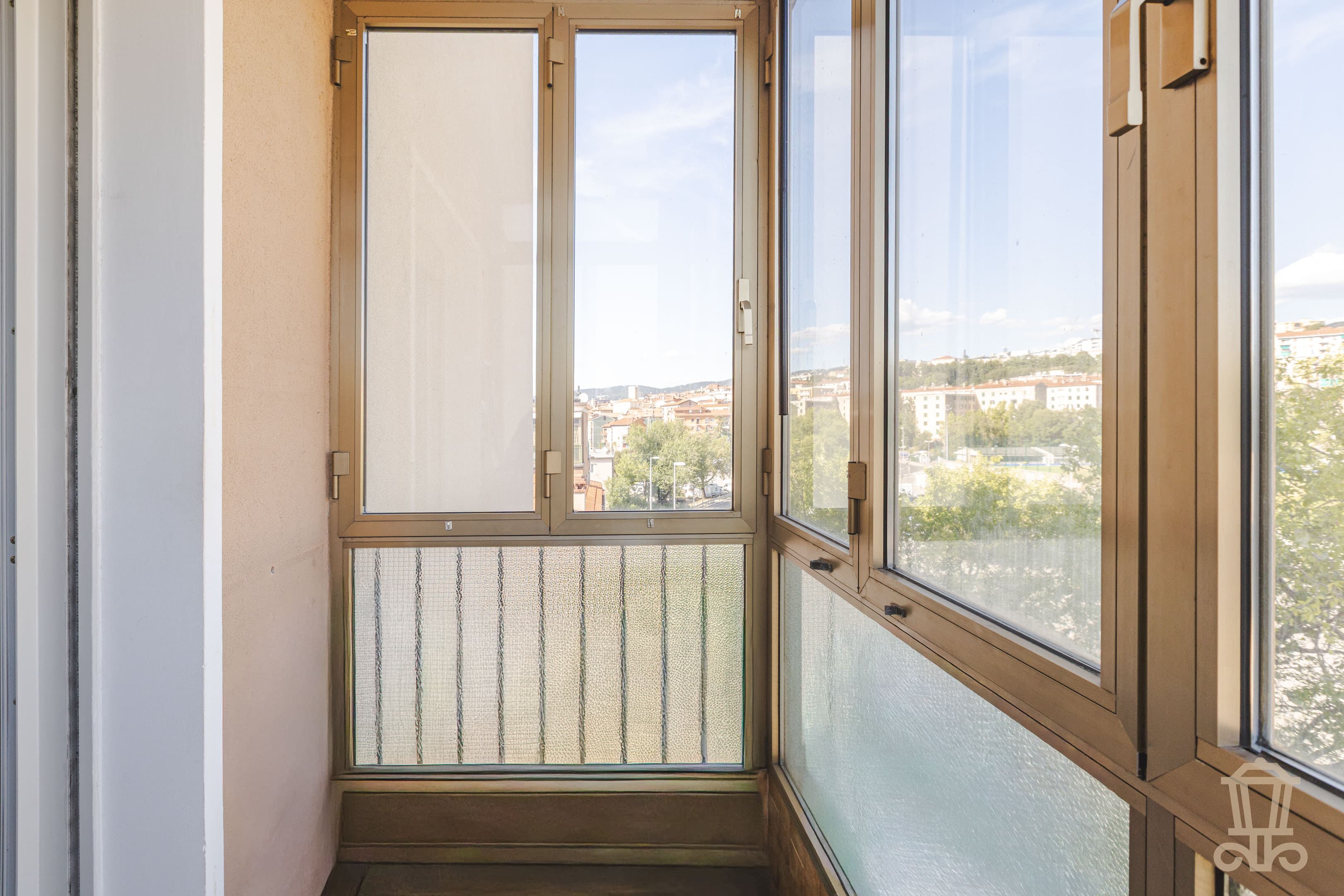 Immagine 5 | Luminoso trilocale con terrazzo e posto auto - La Rue Immobiliare