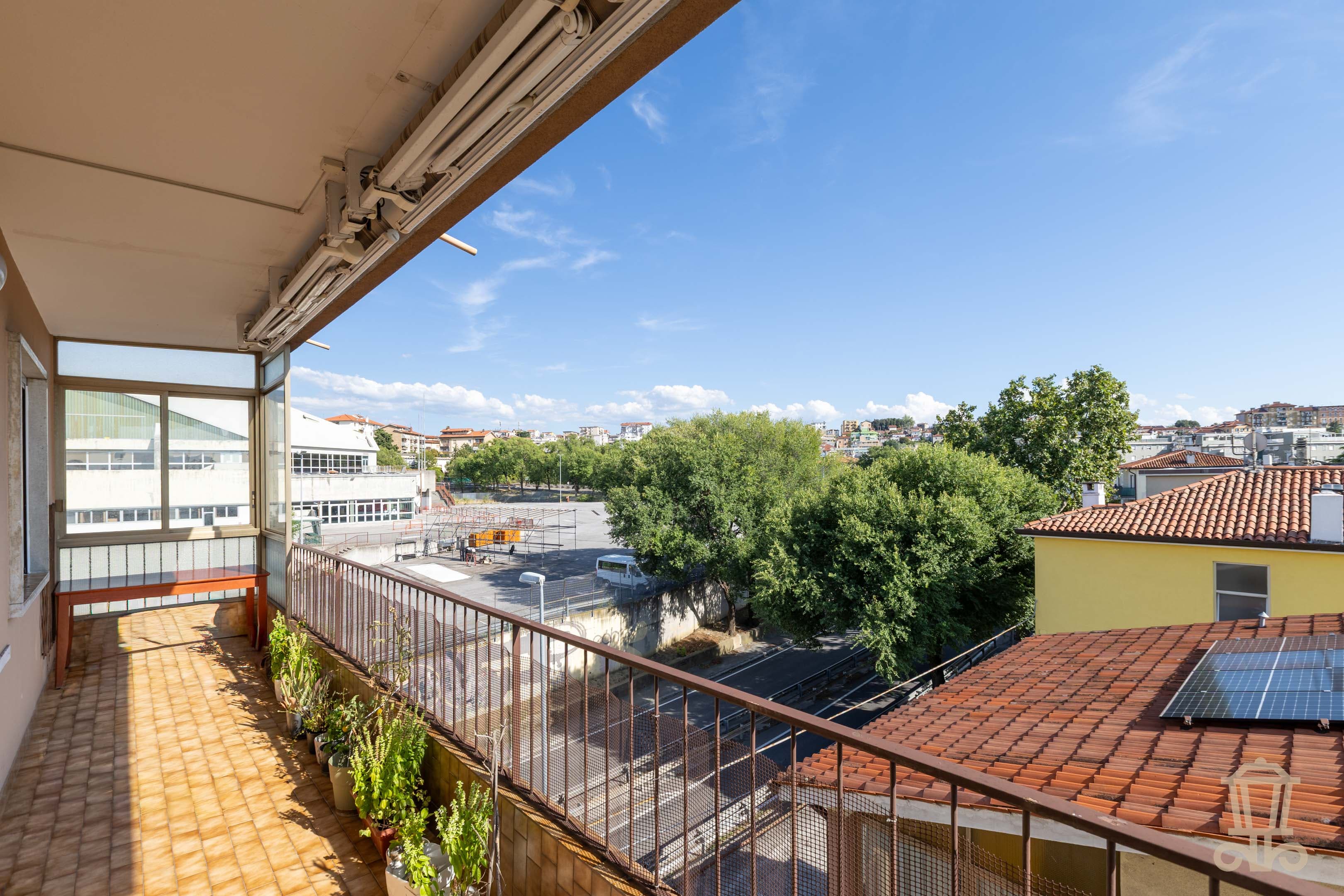 Immagine 9 | Luminoso trilocale con terrazzo e posto auto - La Rue Immobiliare