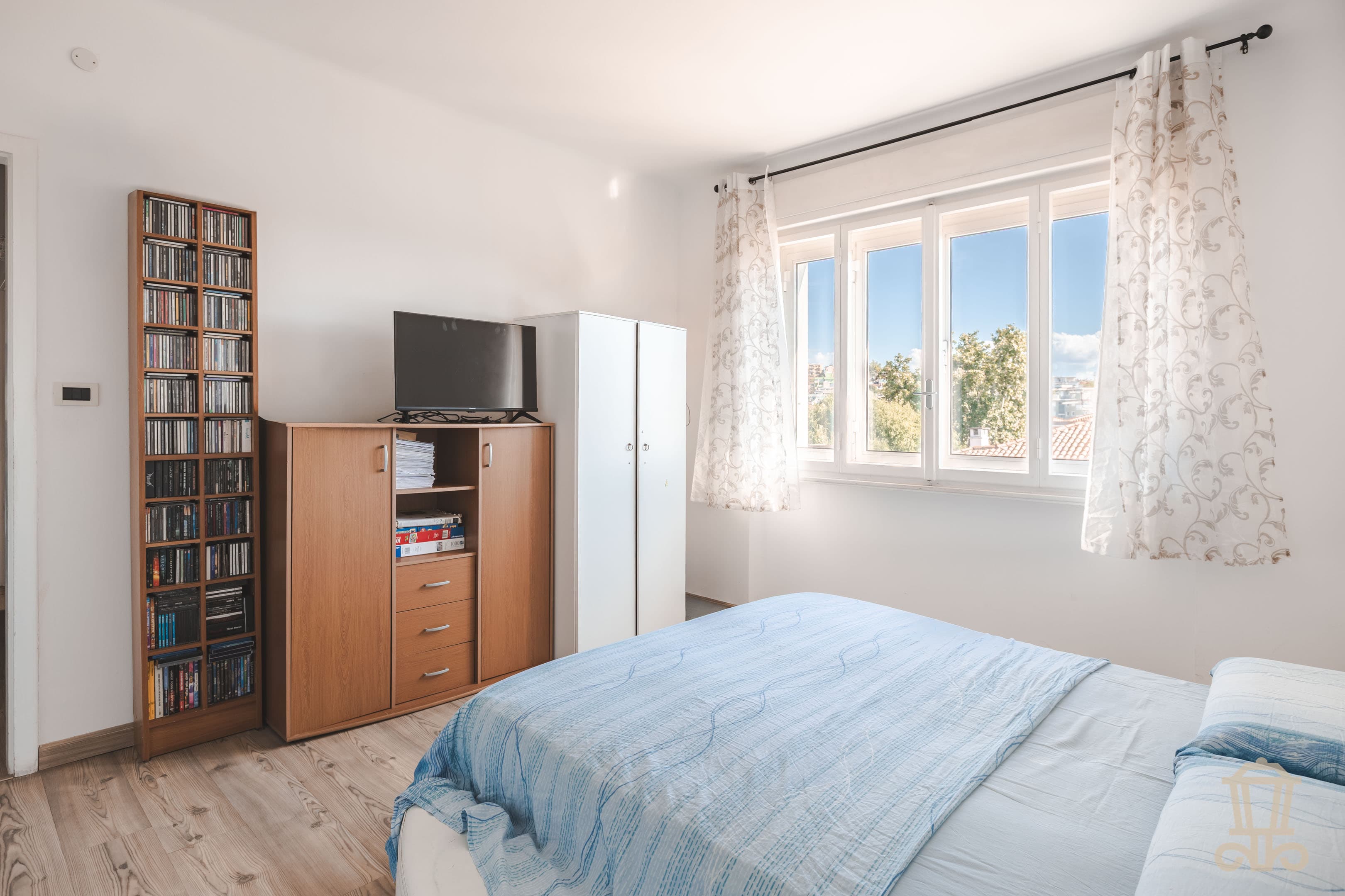 Immagine 12 | Luminoso trilocale con terrazzo e posto auto - La Rue Immobiliare