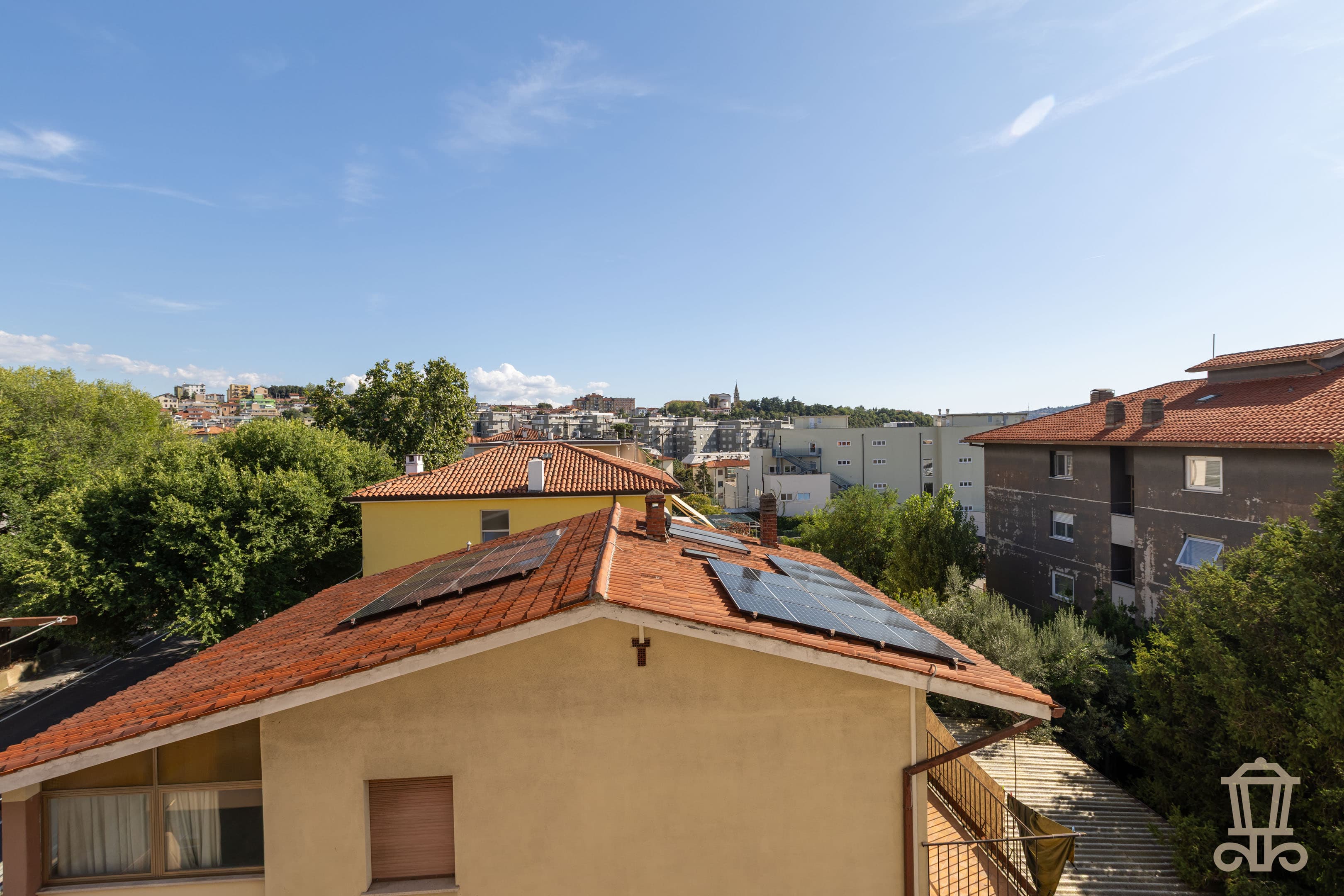 Immagine 14 | Luminoso trilocale con terrazzo e posto auto - La Rue Immobiliare