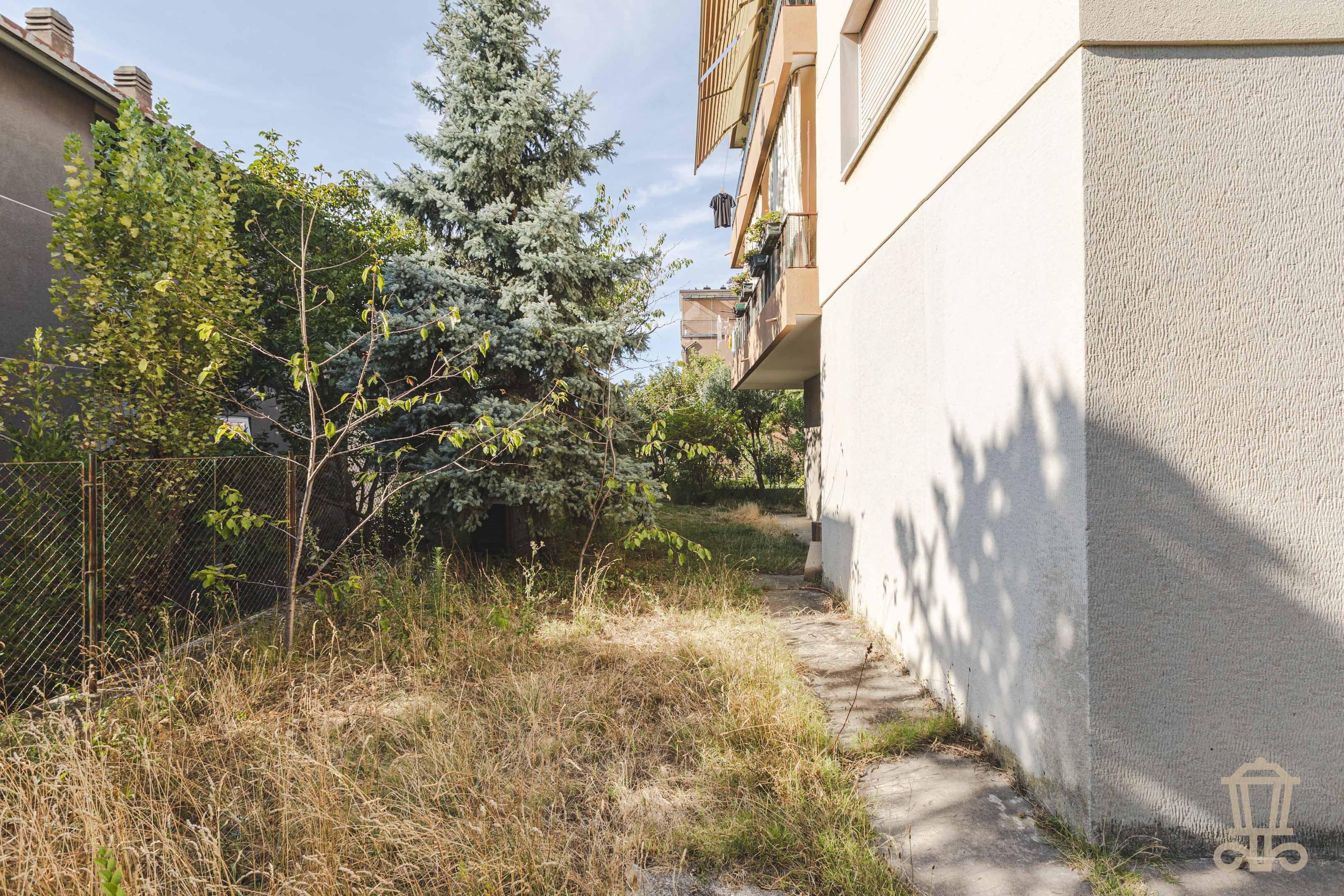 Immagine 21 | Luminoso trilocale con terrazzo e posto auto - La Rue Immobiliare