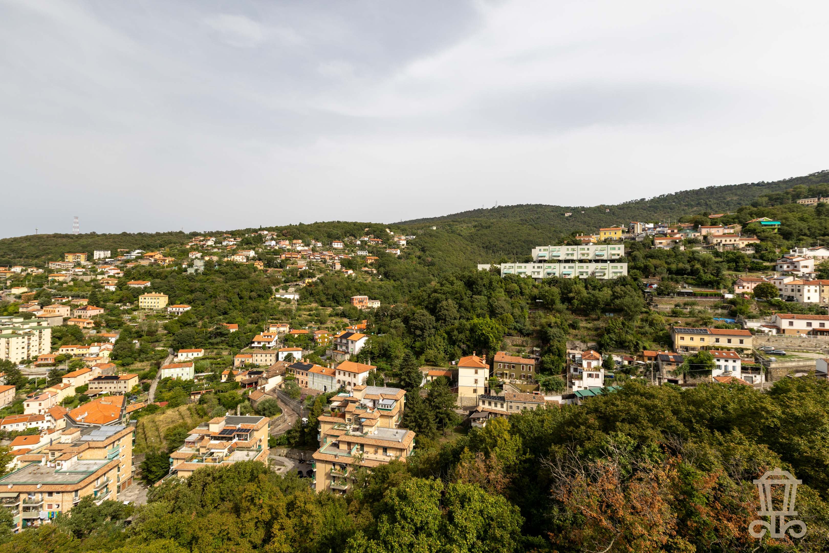 Immagine 11 | Elegante trilocale con vista panoramica : monte, verde e mare. - La Rue Immobiliare