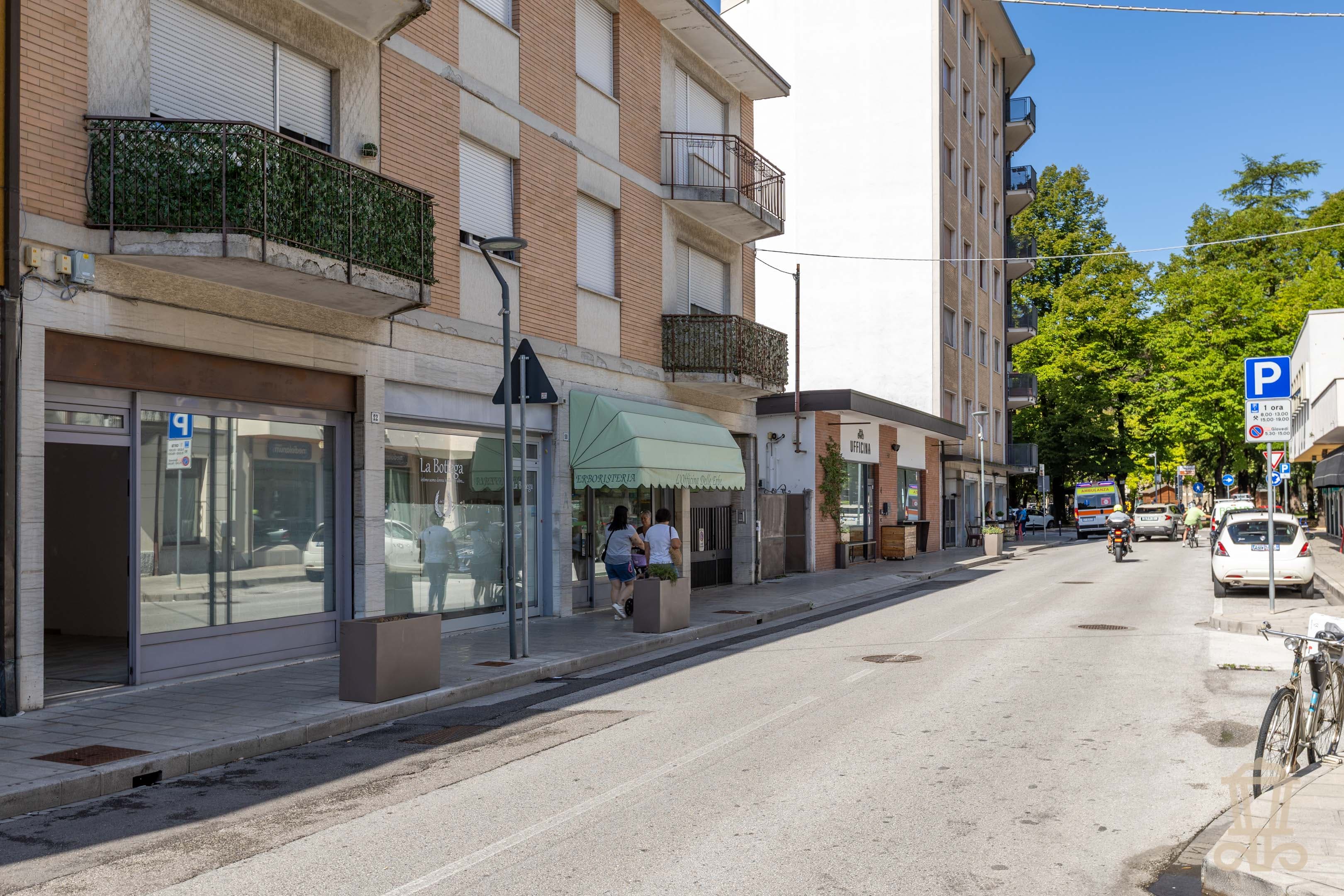 Immagine 6 | Locale commerciale in zona di forte passaggio - La Rue Immobiliare