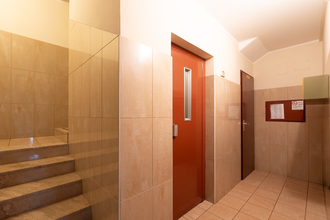 Immagine 1 | Ampoio trilocale con vista mare e posto auto coperto - La Rue Immobiliare