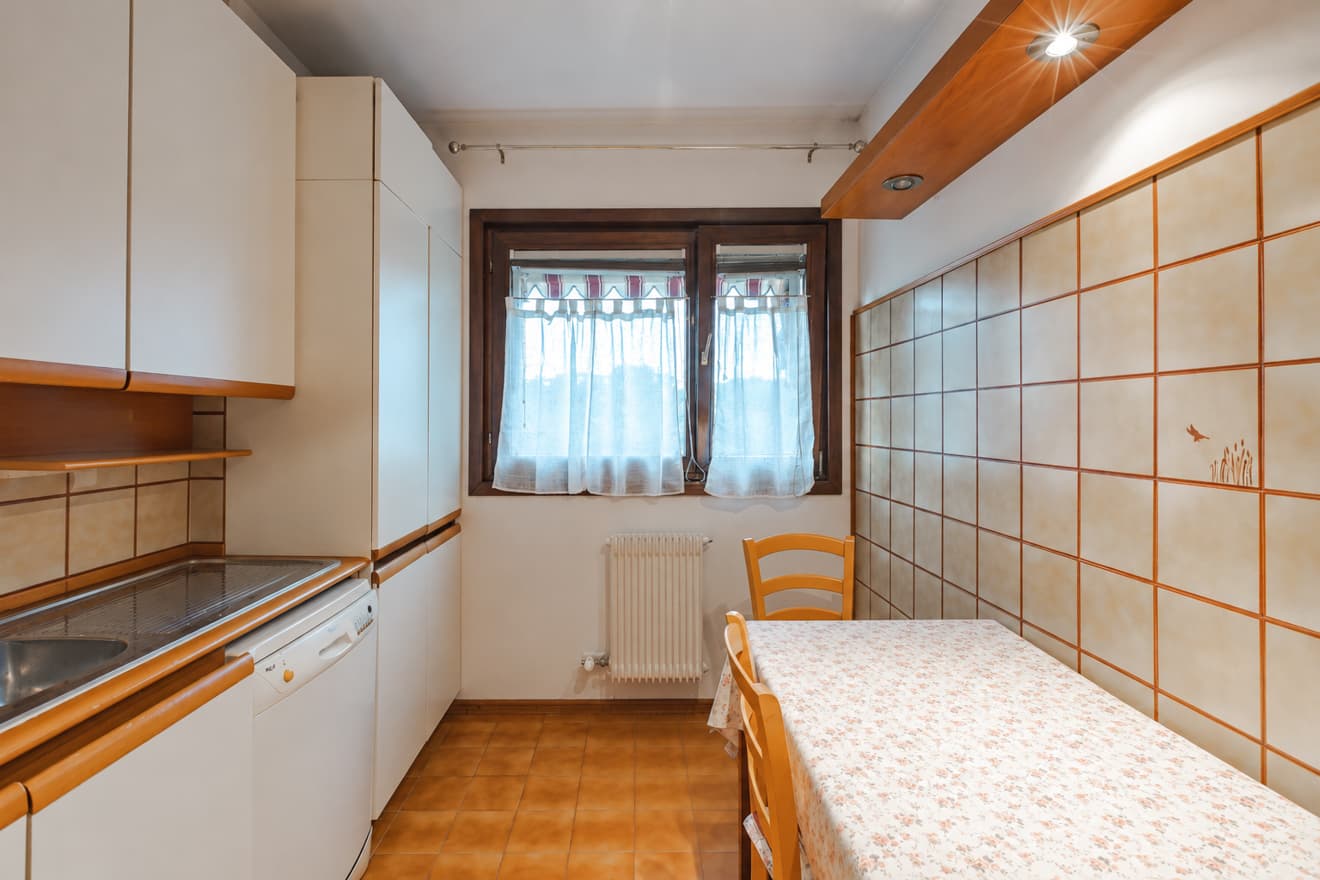 Immagine 8 | Ampoio trilocale con vista mare e posto auto coperto - La Rue Immobiliare