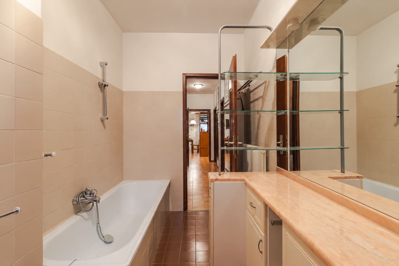 Immagine 18 | Ampoio trilocale con vista mare e posto auto coperto - La Rue Immobiliare