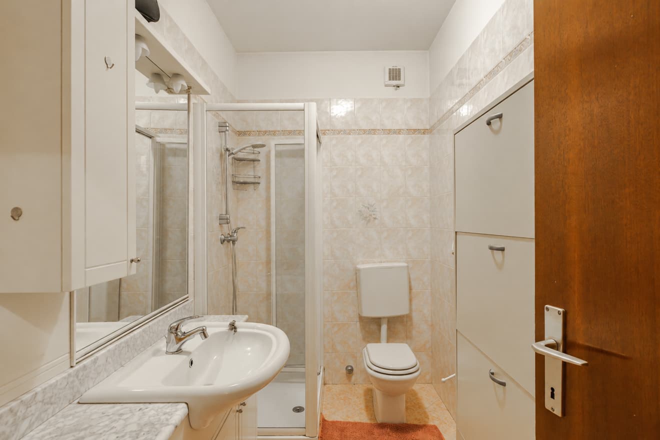 Immagine 19 | Ampoio trilocale con vista mare e posto auto coperto - La Rue Immobiliare